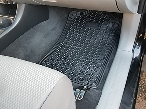 i-24-floor-mats-after.webp